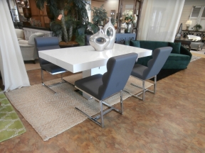 Cramco Inc Dining Table/4 Chairs