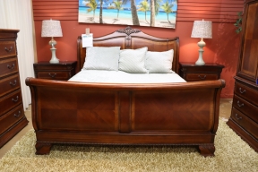 Traditional Sleigh King Bed