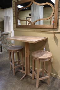 Country Casual Pub Table w/2 Stools