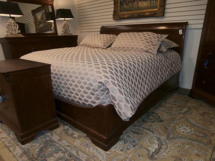 Stickley sleigh deals bed