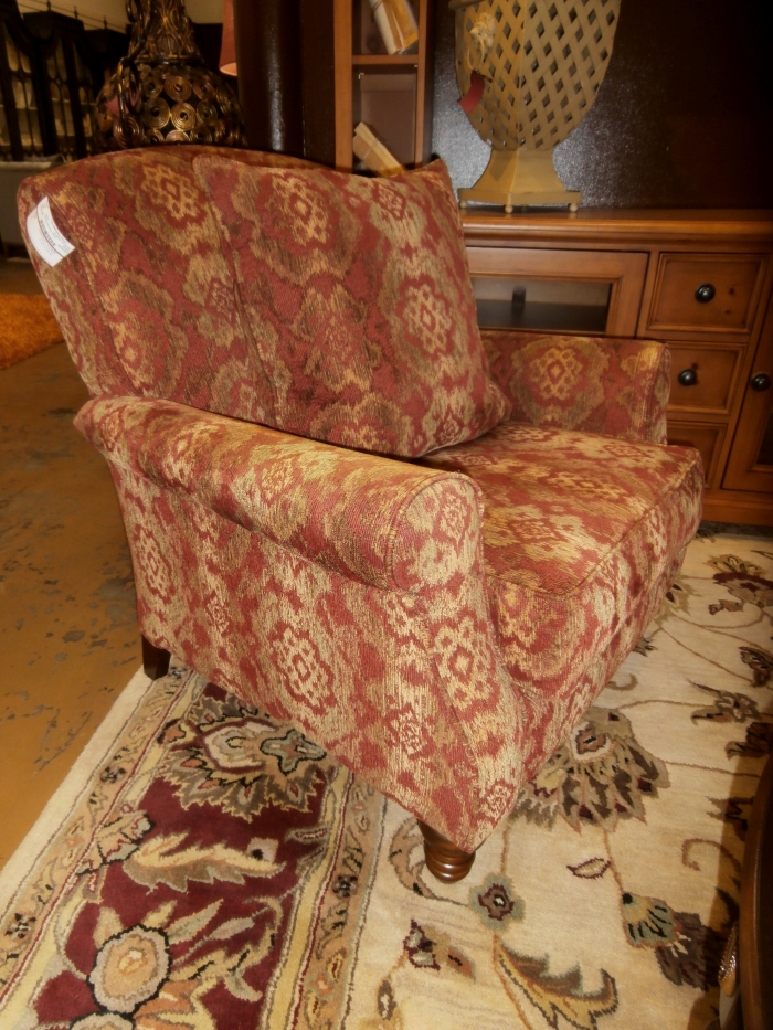 Oversized Arm Chair At The Missing Piece   164319a P9111967.JPG