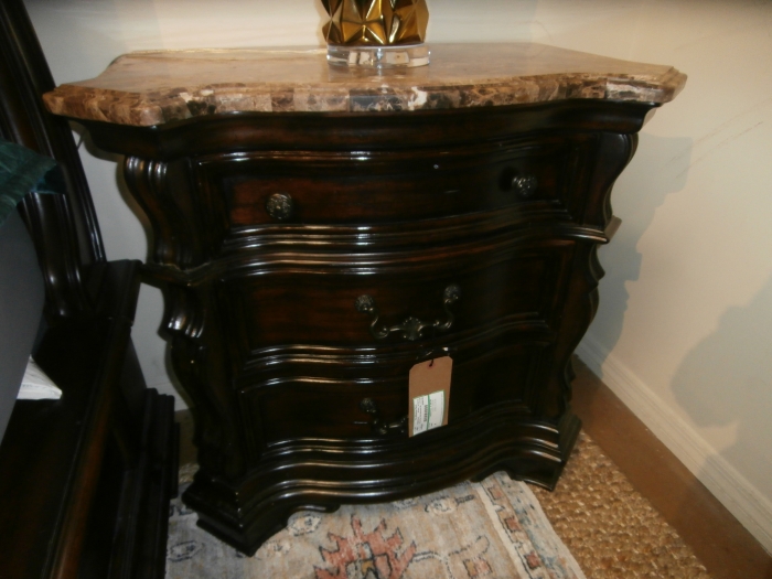 Villa Sonoma Nightstand