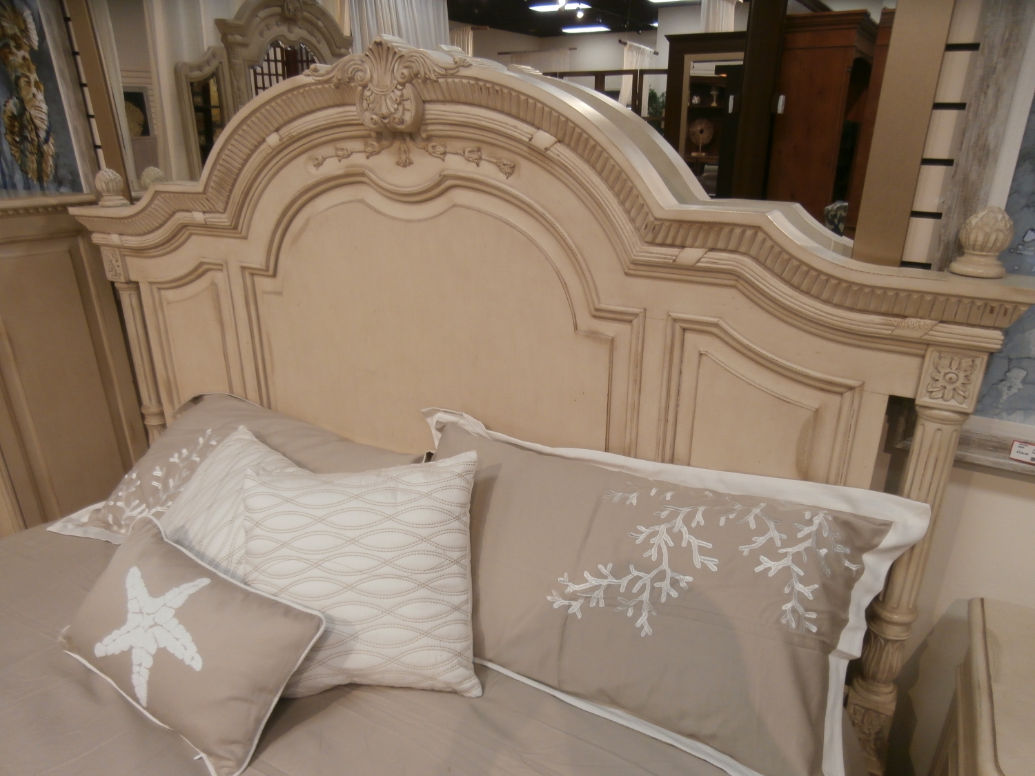laura ashley discontinued kincaid bedroom furniture