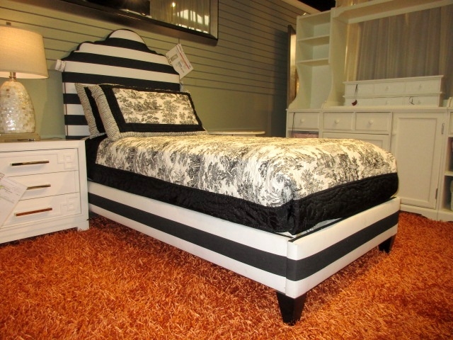 Theme of Mickey Mouse? Sure! By Ethan Allen  Disney room decor, Disney  bedrooms, Disney home decor