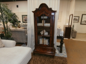 2Pc Vintage Cristian Cabinet