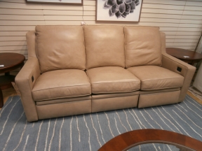 Bradenton Young Raymond Leather Pwr Rec. Sofa