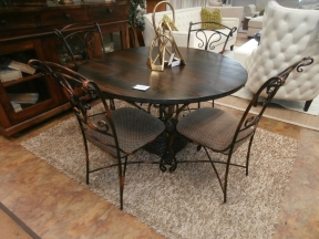 Pier1 Dining Table/4 Chairs