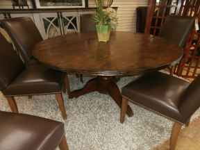 Robb&Stucky Stamford Colonial Dining  Table