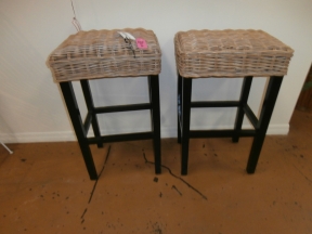 S/2 Furniture Classic Rattan Barstools