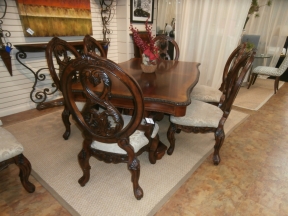 DR Table with 8 Chairs