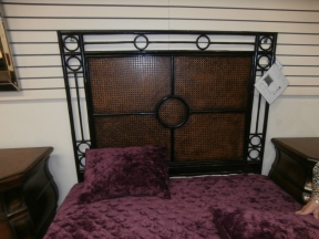 Moderne Maru Headboard ONLY