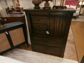 Ashley Lakeleigh Chest Of Drawers