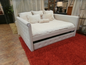 Daybed W/Trundle