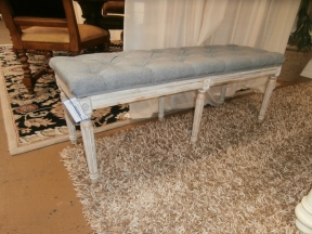 Home Meridian Tufted Bench