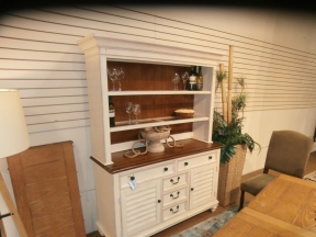 Havertys Southport Hutch