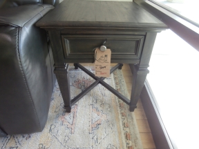 Havertys Buckley End Table