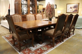 American Signature Table w/10 Chairs+2Lfs