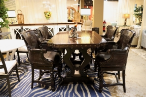 Tommy Bahama Table w/4 Chairs
