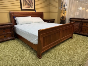 Traditional Sleigh Bed