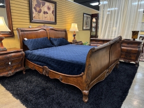 Hickory White Sleigh King Bed