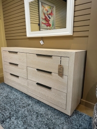 Universal Huston Dresser