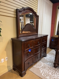 Ashley Dresser W/Mirror