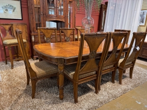 RTG tropical Table w/8 Chairs 2 Leafs