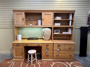 Lexington Desk W/Hutch