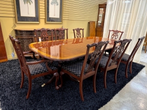 Ethan Allen Table w/8 Chairs+2Lfs