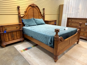 Kanes Palm Court Queen Bed