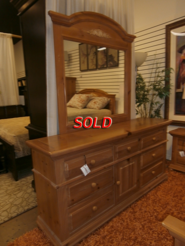 Broyhill dresser shop with mirror