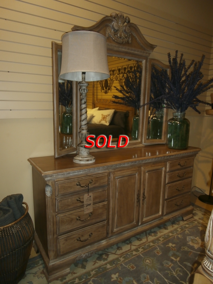 Lexington Dresser/Mirror