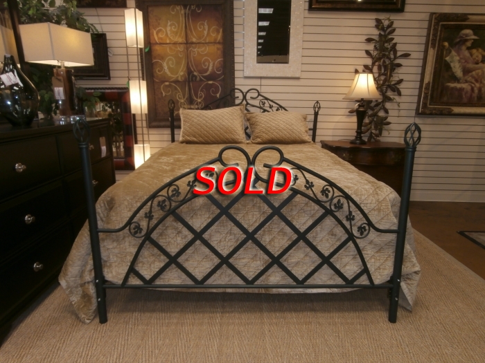 Metal Scroll Bed 