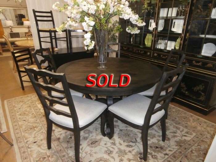 Havertys DR Table with 5 chairs