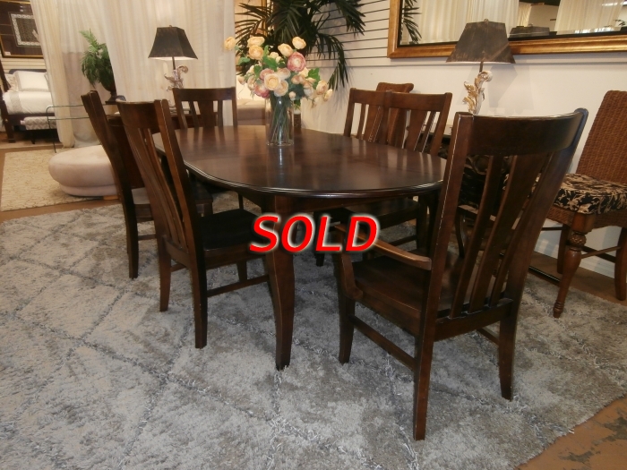 Bassett Dining Table w/6 chairs