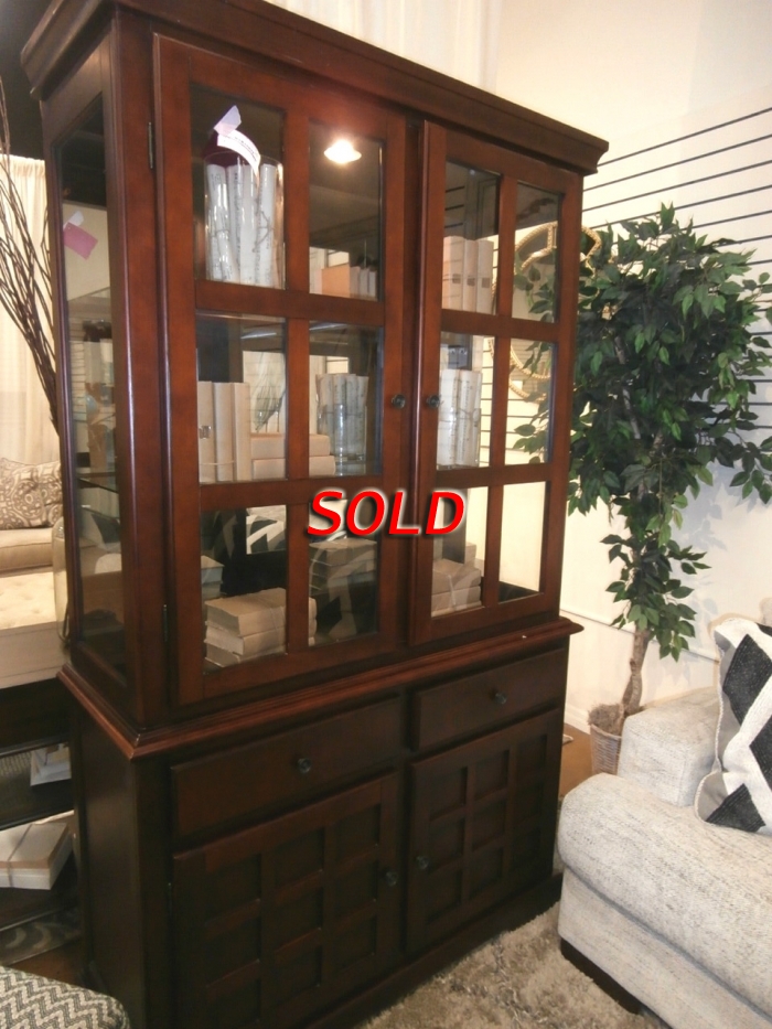 Transitional china outlet cabinet