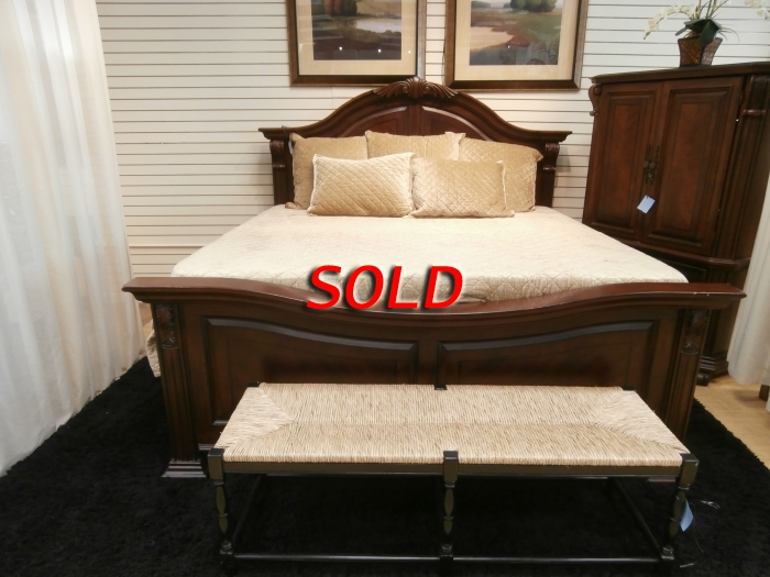 Broyhill Panel Bed