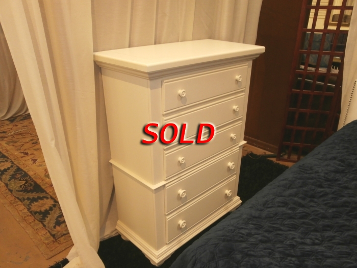 Broyhill Chest Of Drawer