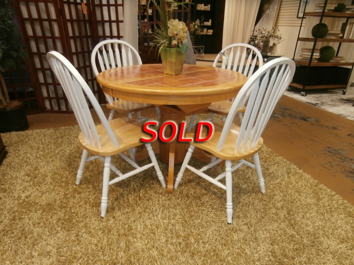 Tile top kitchen on sale table and chairs