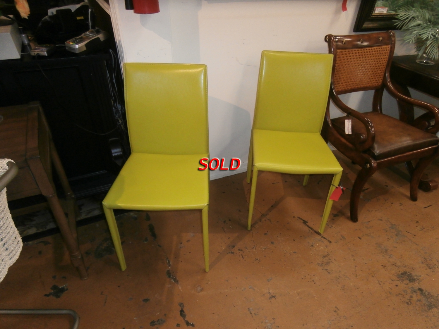 Set/2 Modern Chairs