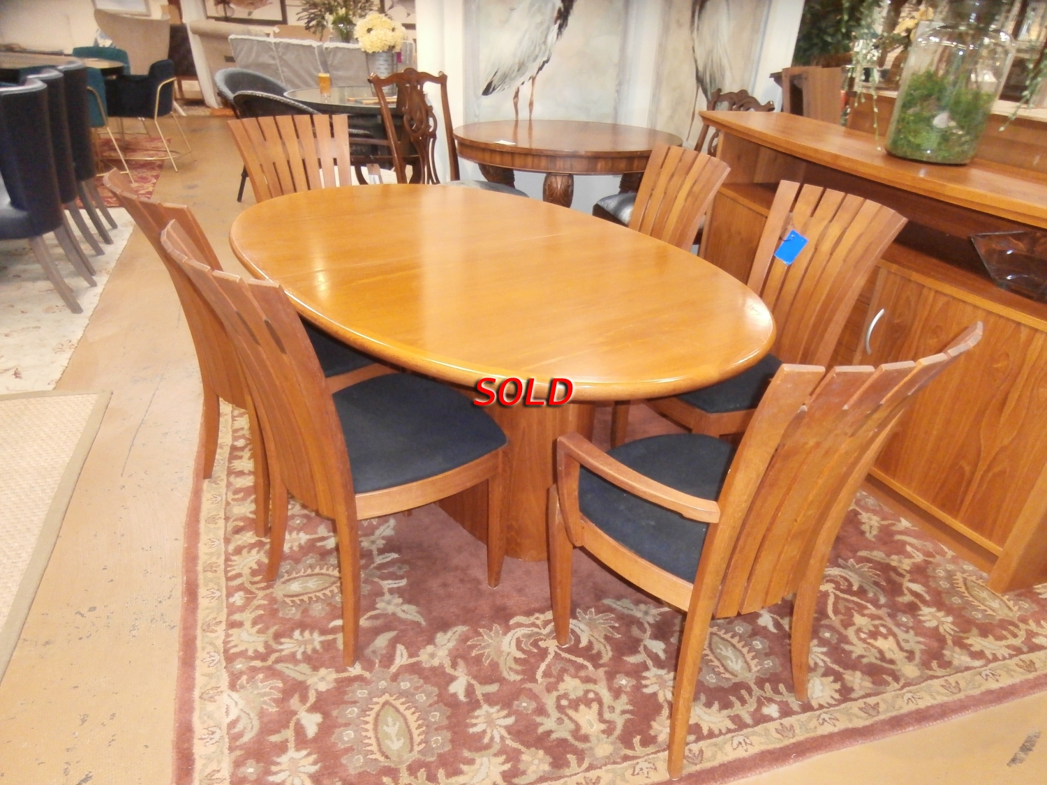 Oval Dr Table/6 Chairs