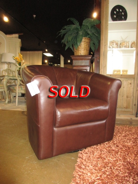 Natuzzi Leather Swivel Chair