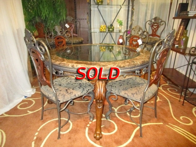 Ashley Glass Top Table w/4 Chairs