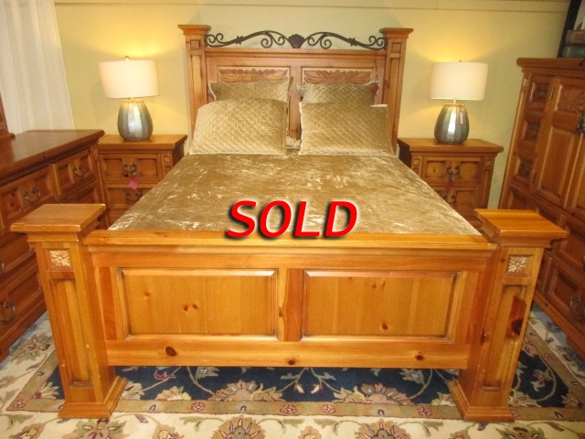 Broyhill full size deals bed