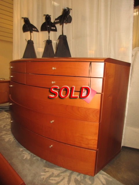 Dresser W/Round Mirror