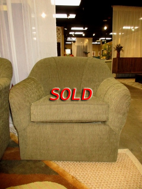 Ethan Allen Swivel Chair