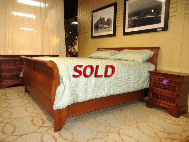 Lexington Sleigh Bed