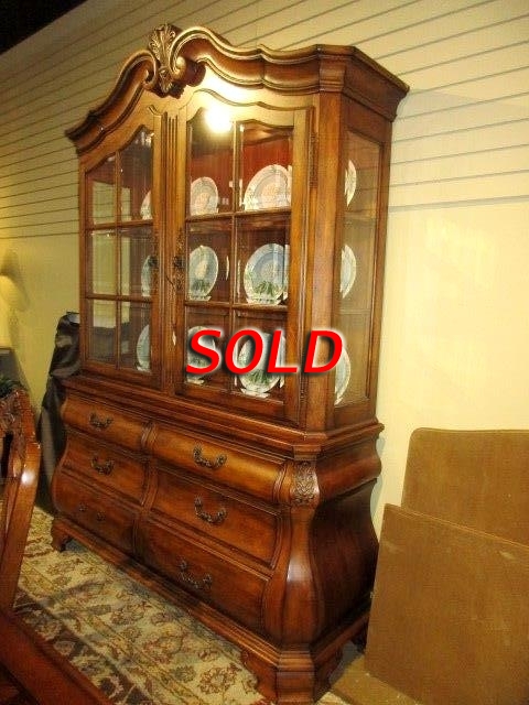 Ethan Allen China Cabinet