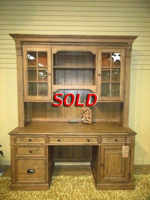 Havertys Avondale Desk w/Hutch