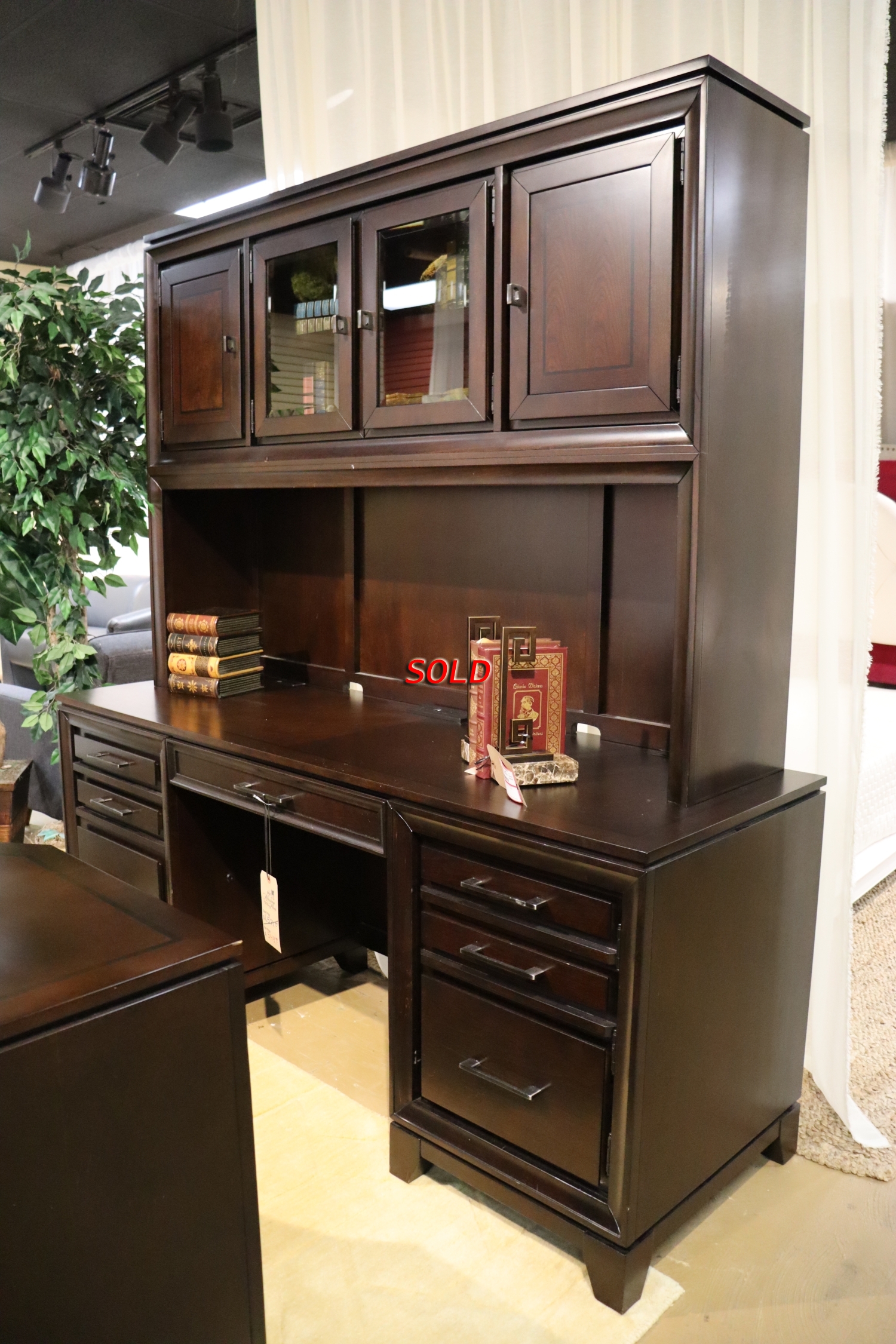 Aspen Home Desk W/Hutch